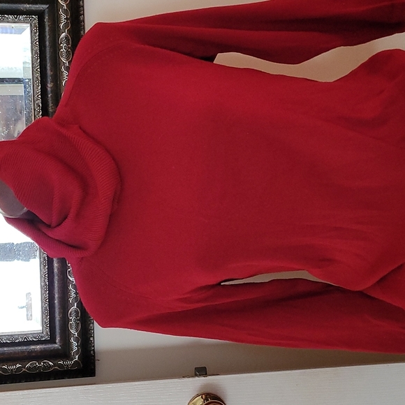 Sweater - Picture 3 of 9